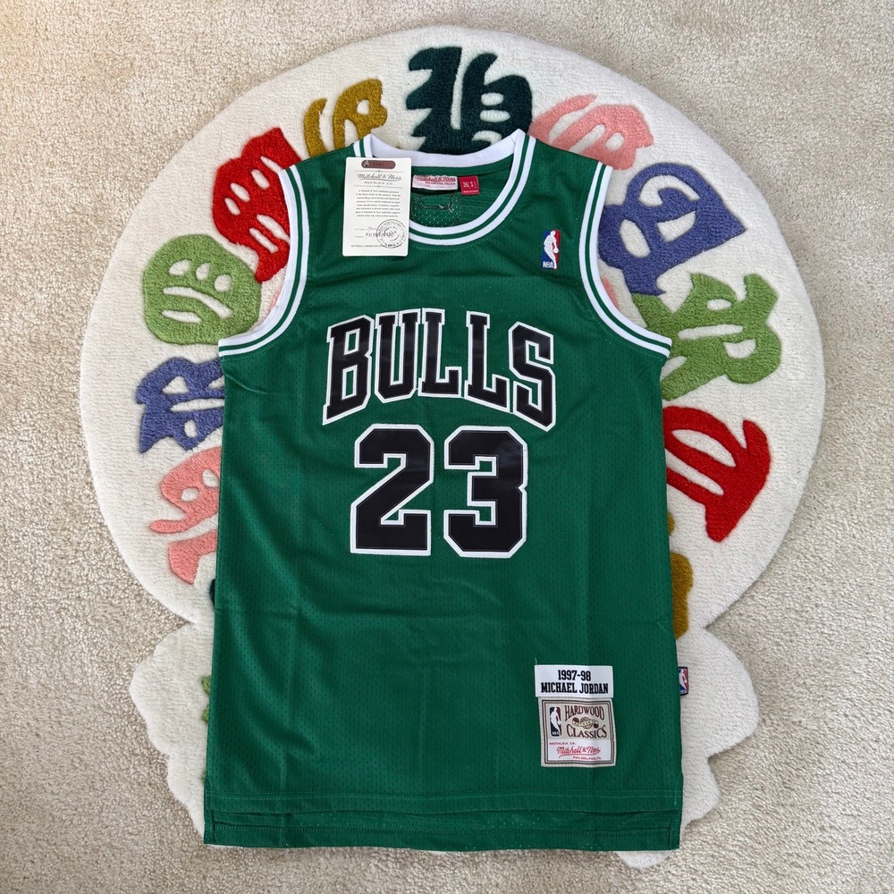 Mitchell & Ness Michael Jordan Chicago Bulls Green Jersey 1997-98 Size S